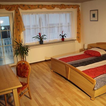 Ferienwohnung Mit 4 Schlafzimmer Fuer 2 Bis 9 Gaeste----Apartment With 4 Bedrooms For 2 To 9 Guests Νυρεμβέργη Εξωτερικό φωτογραφία